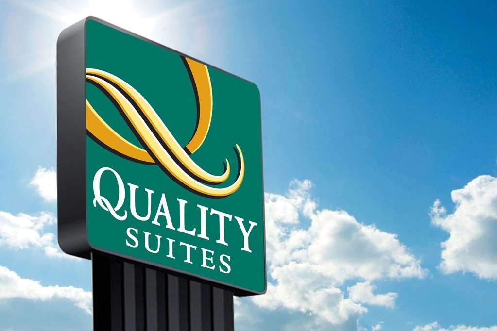 Quality Suites Amore Christchurch Exteriör bild